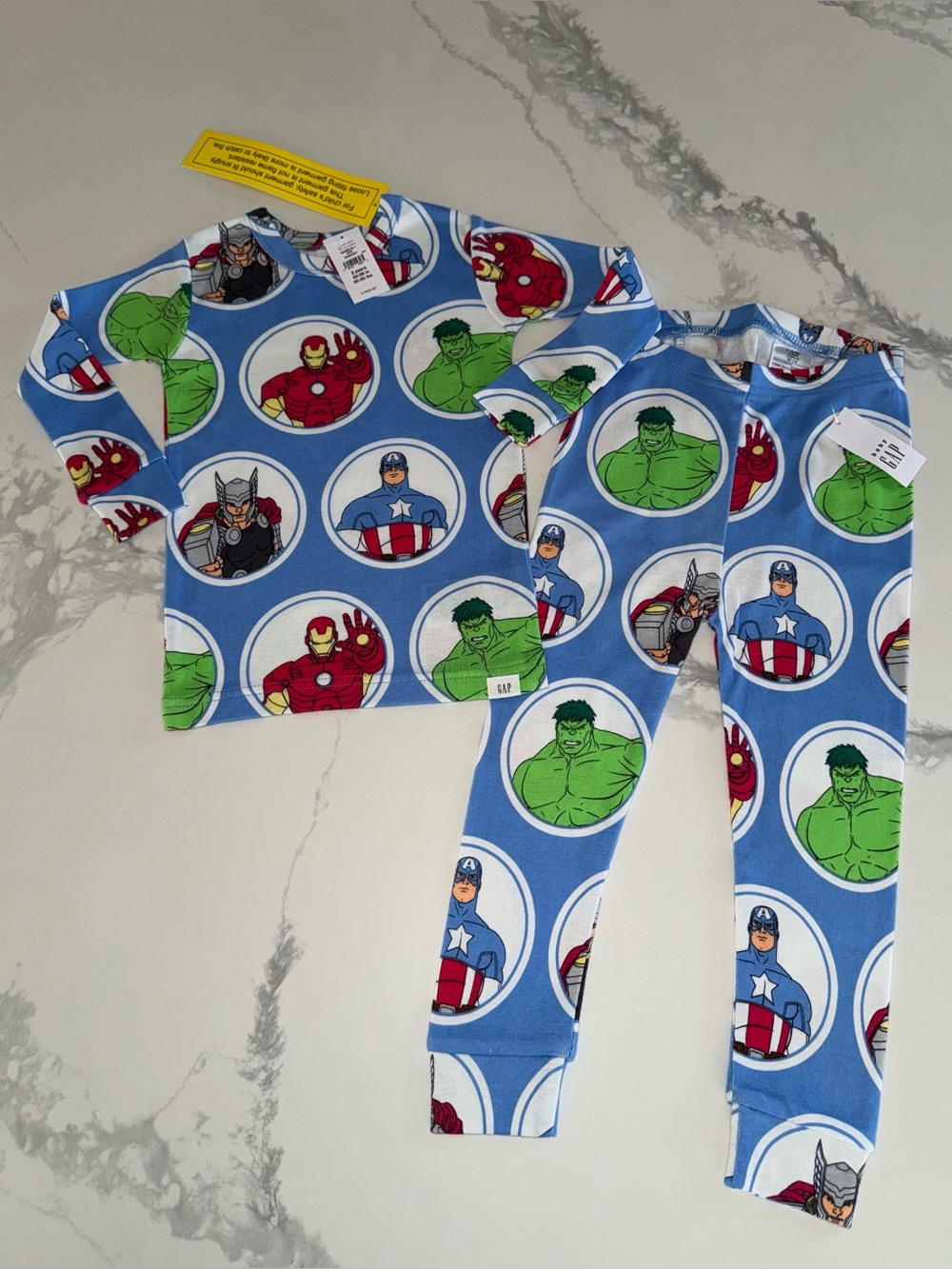 GAP Kids’ Marvel Avengers Pajama Set Superhero Cotton Pajamas 2T